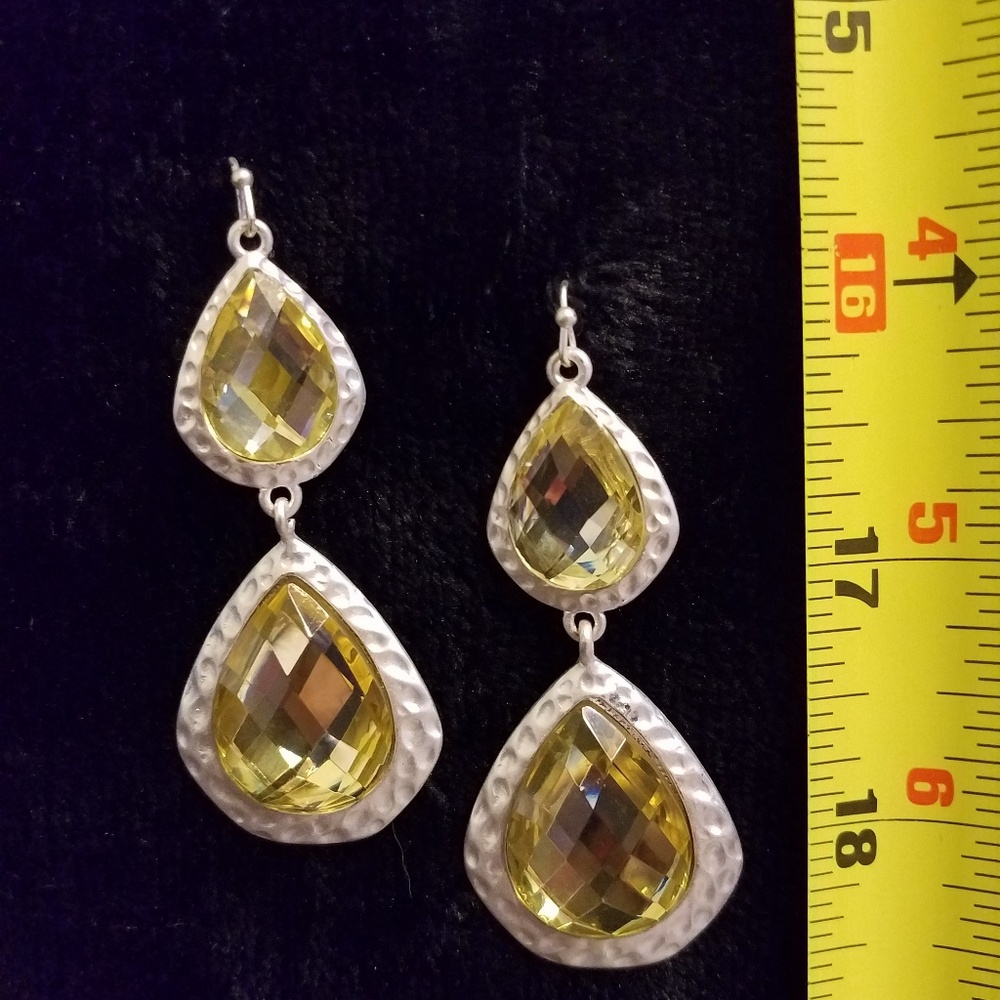 Yellow dangle earrings - Picture 3 of 3